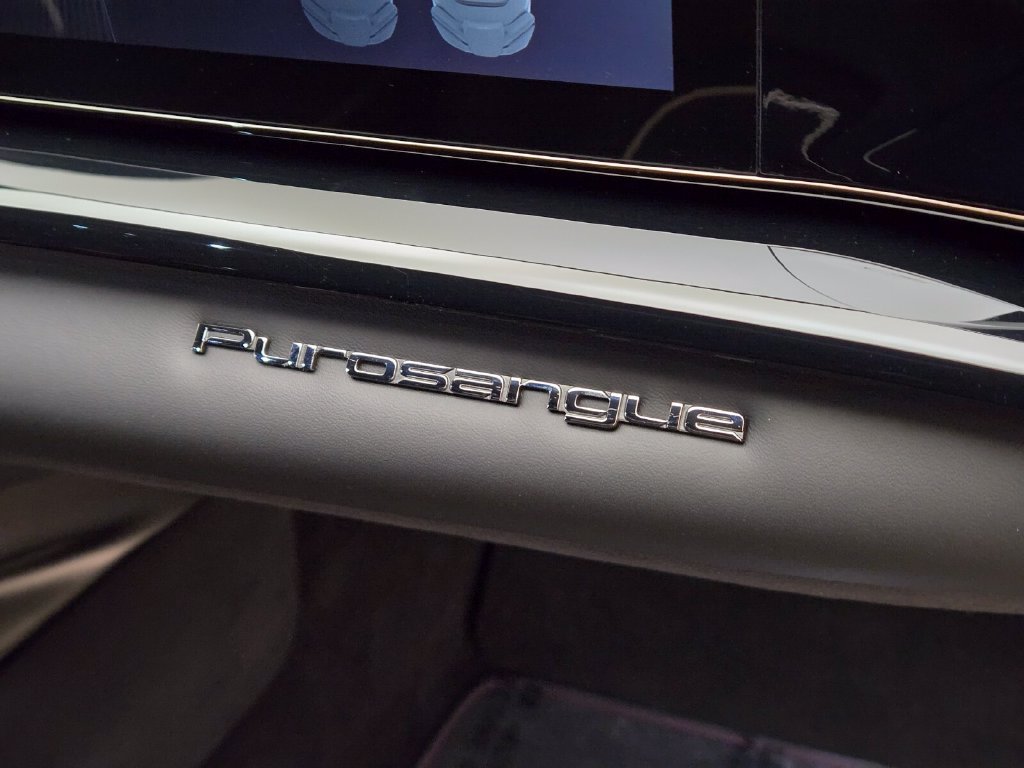 Used 2025 Ferrari Purosangue AWD/4WD image 26
