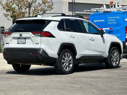 Used 2023 Toyota RAV4 XLE Premium FWD image 3