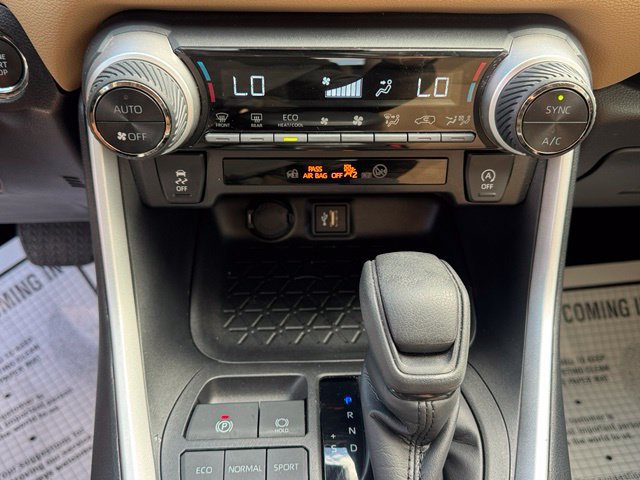 Used 2024 Toyota RAV4 XLE w/ Convenience Package FWD image 18