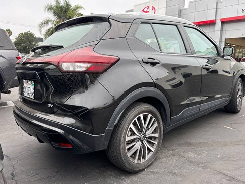 Used 2021 Nissan Kicks SV FWD image 5