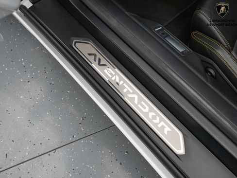 Used 2014 Lamborghini Aventador LP 700-4 image 28