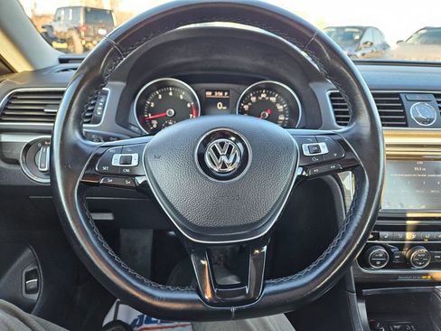 Used 2017 Volkswagen Passat 1.8T SE image 11