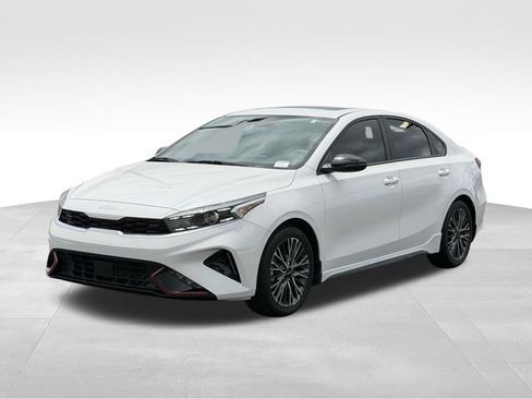 Used 2023 Kia Forte GT-Line w/ GT-Line Premium Package FWD image 3