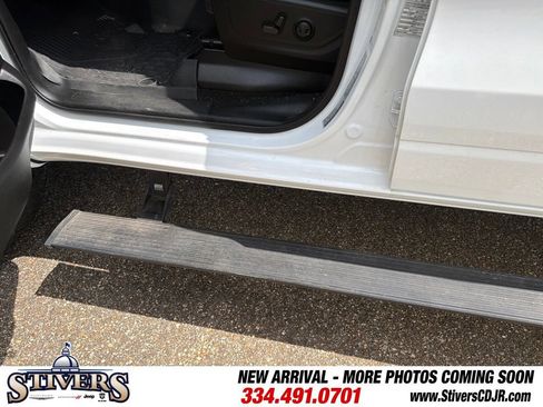 Used 2022 RAM 1500 Big Horn AWD/4WD image 8