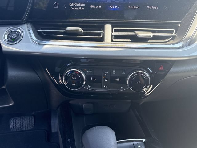 Used 2025 Chevrolet Trax LT w/ LT Convenience Package FWD image 18