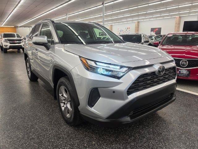 Used 2025 Toyota RAV4 XLE AWD/4WD image 4