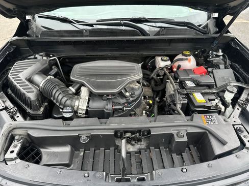 Used 2023 GMC Acadia SLT w/ Elevation Edition image 19