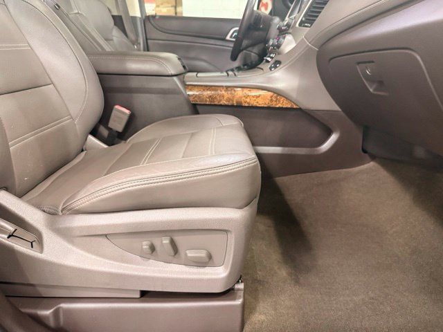 Used 2015 GMC Yukon Denali w/ Premium Package AWD/4WD image 29