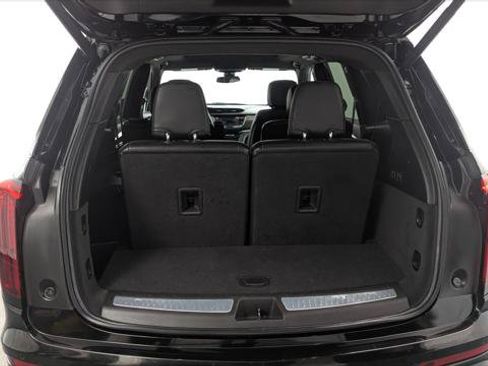 Used 2025 Cadillac XT6 Premium Luxury FWD image 19