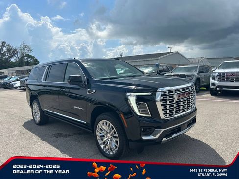 New 2026 GMC Yukon XL Denali w/ Denali Reserve Package AWD/4WD image 2