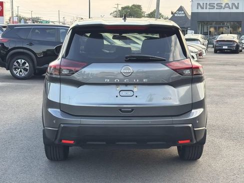 Used 2025 Nissan Rogue S AWD/4WD image 7