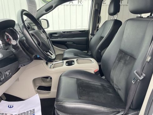 Used 2015 Dodge Grand Caravan SXT image 10