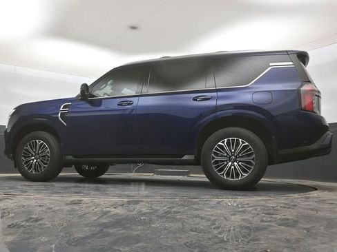 Certified 2025 Nissan Armada Platinum image 17