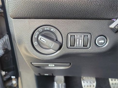 Certified 2019 Dodge Challenger R/T image 16