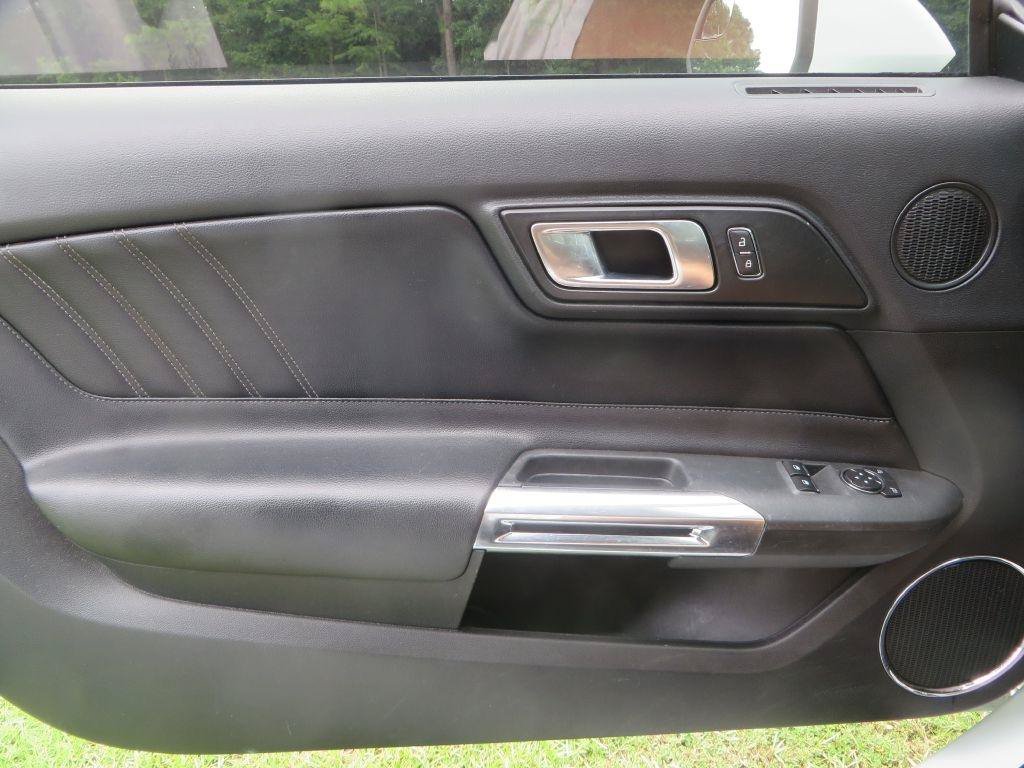Used 2020 Ford Mustang Premium RWD image 20