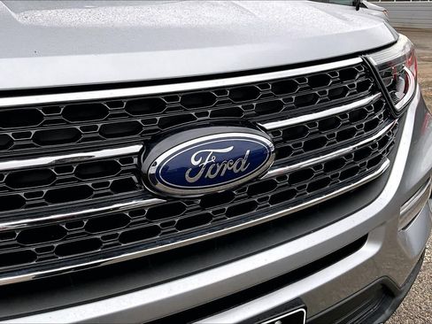 Used 2020 Ford Explorer XLT w/ Equipment Group 202A image 29