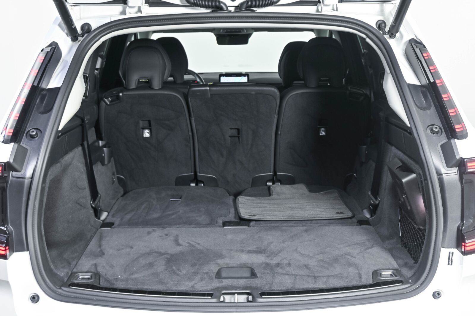 Certified 2025 Volvo EX90 Plus AWD/4WD image 30