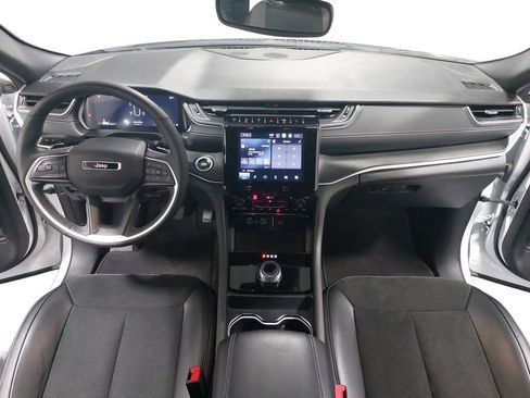 Used 2024 Jeep Grand Cherokee L Laredo image 9