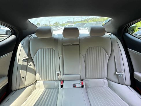 Used 2022 Genesis G70 2.0T w/ Prestige Package image 31