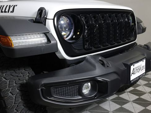 Used 2024 Jeep Wrangler Unlimited Sport AWD/4WD image 38