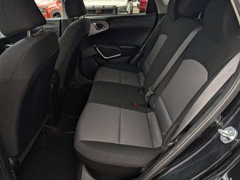 Used 2023 Kia Soul LX image 8