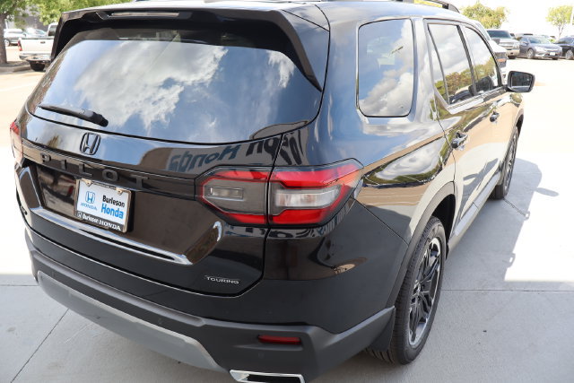 New 2026 Honda Pilot Touring image 4