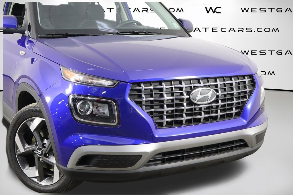 Used 2025 Hyundai Venue SEL FWD image 41