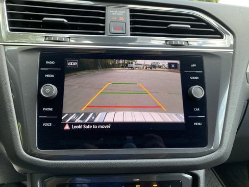 Used 2023 Volkswagen Tiguan SE image 27