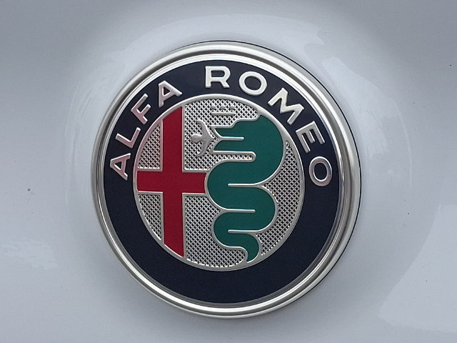 Used 2023 Alfa Romeo Giulia Veloce RWD image 30