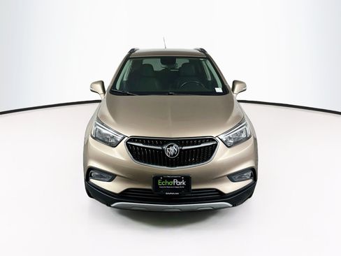 Used 2019 Buick Encore Sport Touring FWD image 2