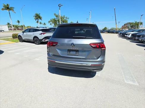 Used 2023 Volkswagen Tiguan SE FWD image 8