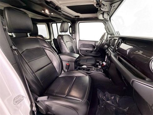 Used 2021 Jeep Wrangler Unlimited Sahara image 24