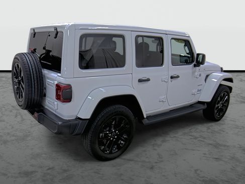 Used 2024 Jeep Wrangler Sahara w/ Technology Group image 4