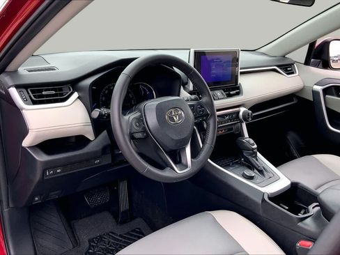 Certified 2024 Toyota RAV4 XLE Premium AWD/4WD image 17
