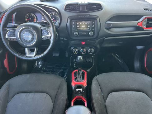Used 2016 Jeep Renegade Trailhawk image 4