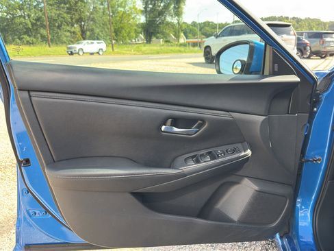 Used 2023 Nissan Sentra SV FWD image 22