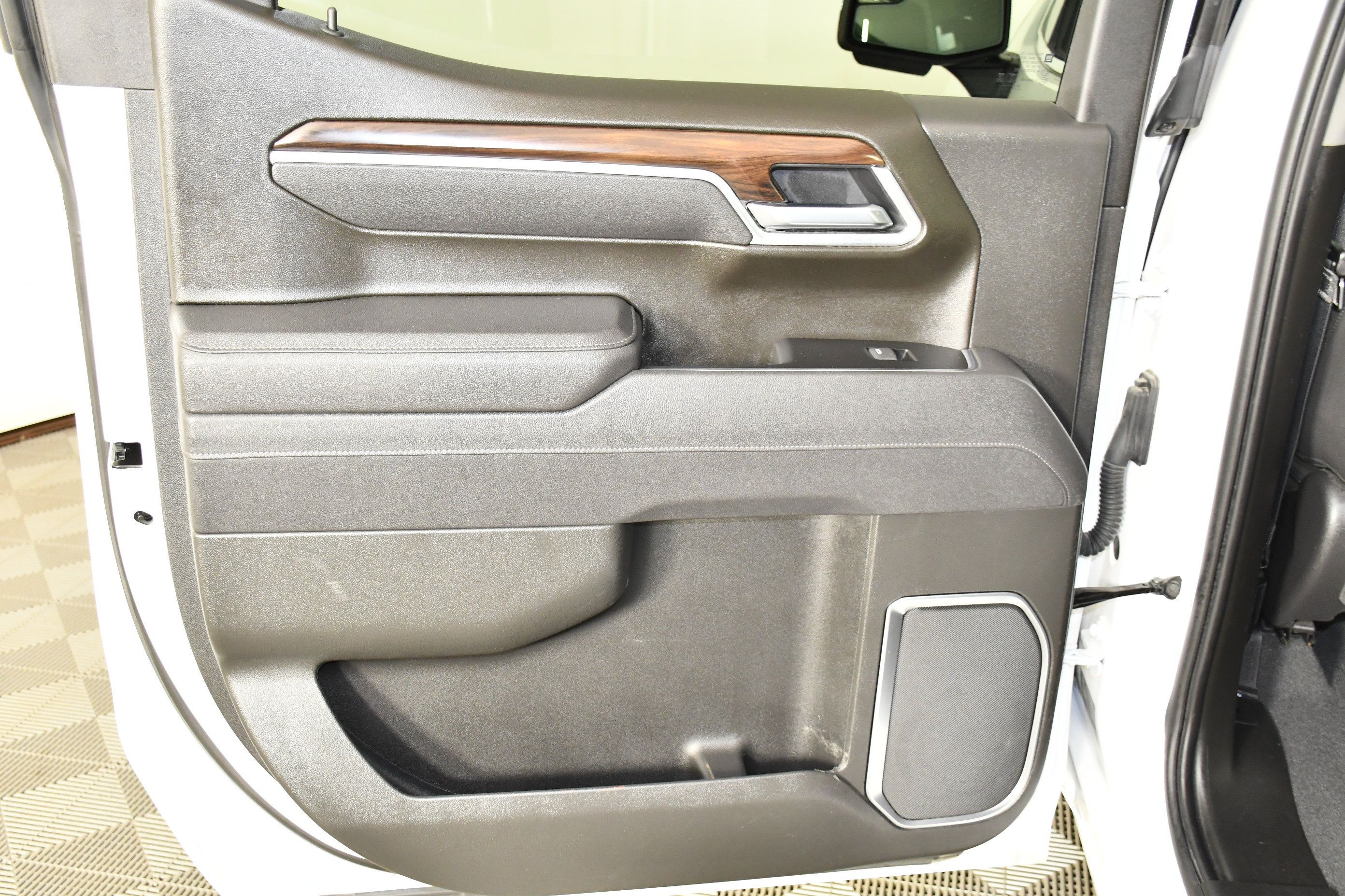Used 2026 GMC Sierra 1500 SLT AWD/4WD image 28
