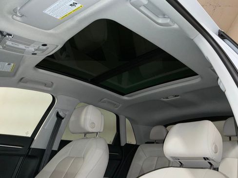 Used 2025 Audi Q3 2.0T Premium w/ Convenience Package image 5