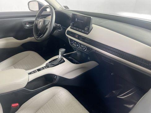 Used 2025 Honda HR-V LX image 26