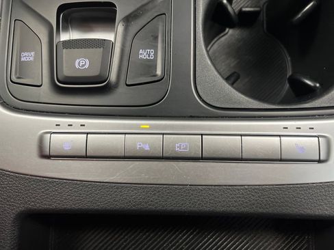Used 2025 Kia Carnival FWD image 49