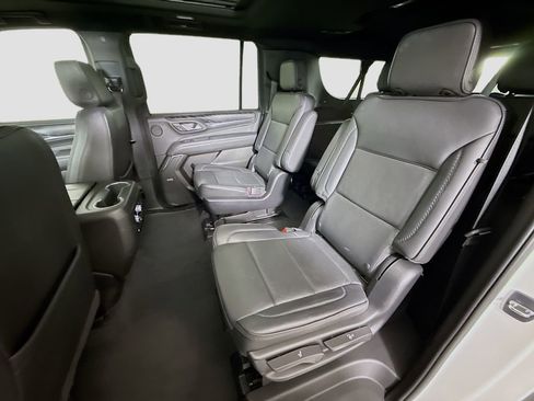 Used 2022 GMC Yukon XL Denali AWD/4WD image 25