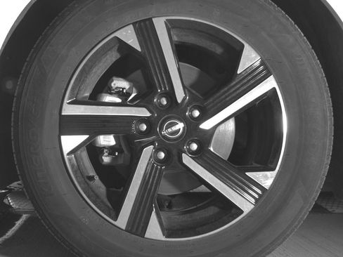 Used 2025 Nissan Sentra SV FWD image 11