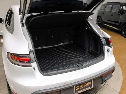 Used 2024 Porsche Macan w/ Premium Plus Package AWD/4WD image 55