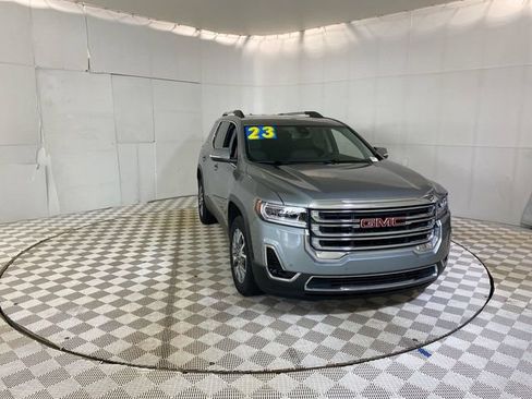Used 2023 GMC Acadia SLT w/ LPO, Floor Liner Package FWD image 46
