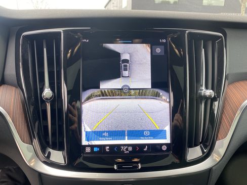 Used 2025 Volvo V60 B5 Cross Country Plus image 39