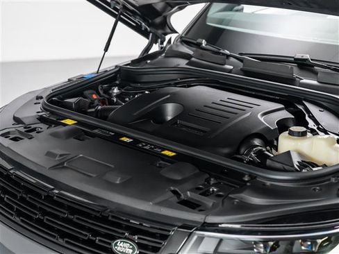 New 2025 Land Rover Range Rover Sport SE image 26