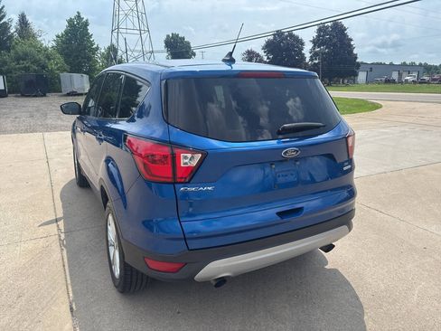 Used 2019 Ford Escape SE FWD image 5