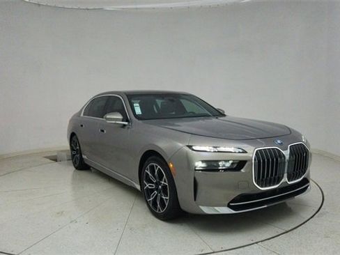 Used 2025 BMW i7 eDrive50 image 68