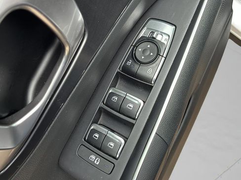 Used 2025 Kia Sorento LX FWD image 12