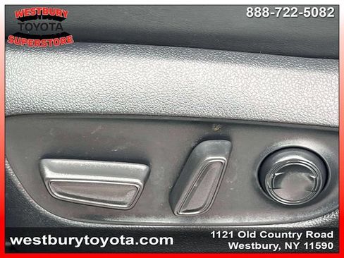 Used 2022 Toyota RAV4 XLE Premium AWD/4WD image 22